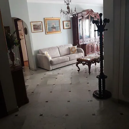 Grandma House Апартаменты *